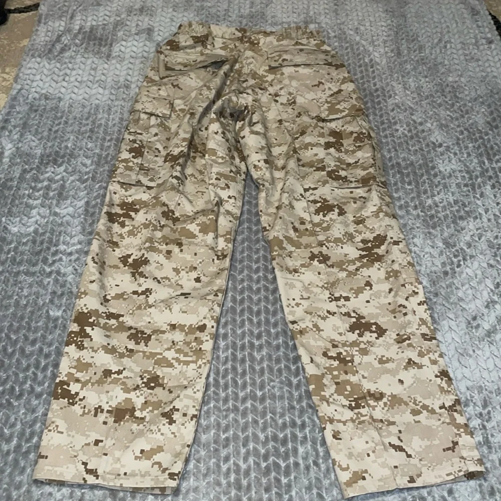 NWT Trousers, Desert‎ MARPAT Camouflage, MCCUU. Size Medium.